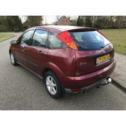 Ford Focus 1.6 Ambiente 1999 Rood | Nieuwe APK | Airco |