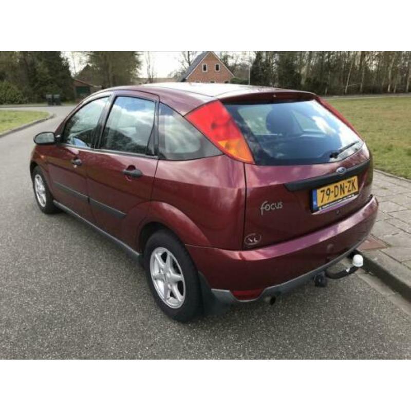 Ford Focus 1.6 Ambiente 1999 Rood | Nieuwe APK | Airco |
