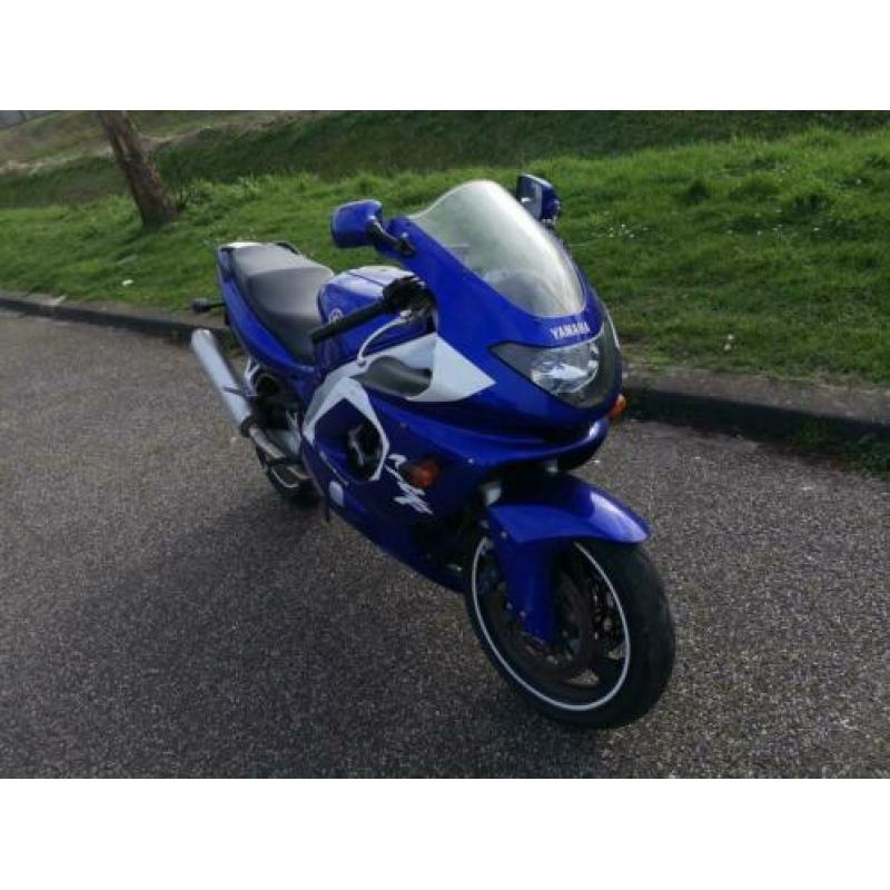 Yamaha yzf 2001