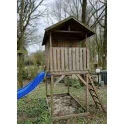 Speelhuisje glijbaan schommel ringen