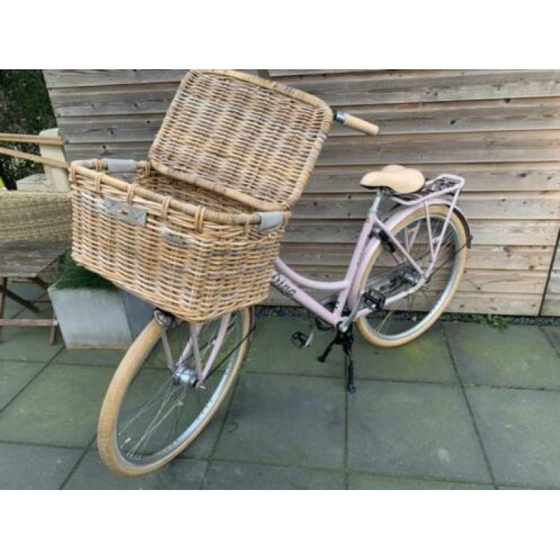 Batavus diva 28 inch framemaat 50 roze