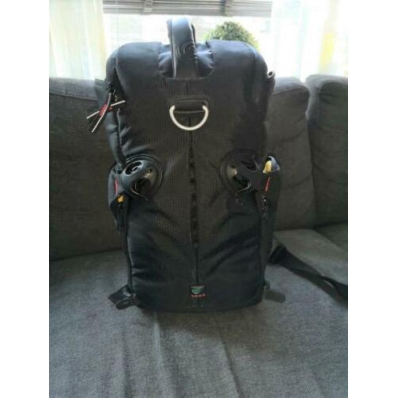 Kata 3n1-20 sling backpack cameratas.