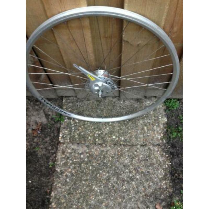 Voor wiel 28 inch met naafdynamo