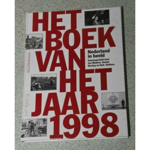 Jaarboek 1998. Fotojaarboek met teksten. Uitgever: de Volksk