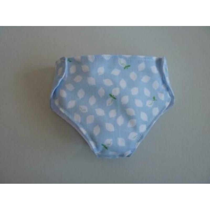 Luier voor de baby pop van 43 cm.Poppenkleertjes