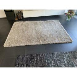 Vloerkleed / 2,35 x 1,67 / Loods 5 / Dik vloerkleed