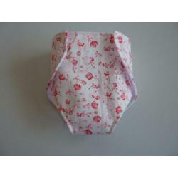 Luier voor de baby pop van 43 cm.Poppenkleertjes