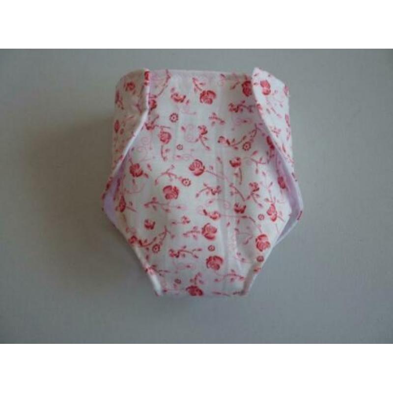 Luier voor de baby pop van 43 cm.Poppenkleertjes