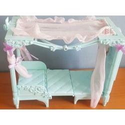 Barbie hemelbed / troon met geluid en accessoires