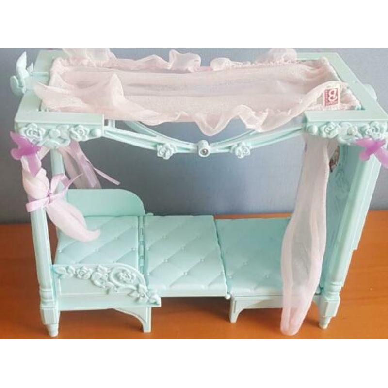 Barbie hemelbed / troon met geluid en accessoires