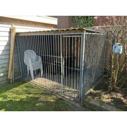 Hondenkennel compleet met nachthok