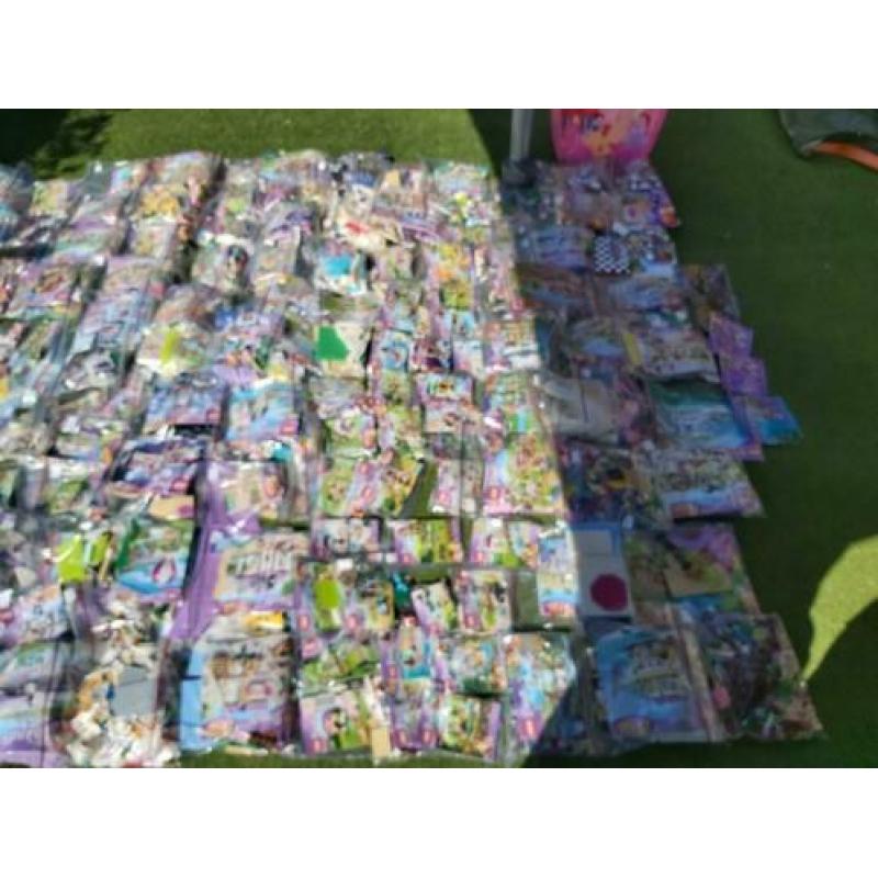 Lego Friends +/-140 Setjes en extra's
