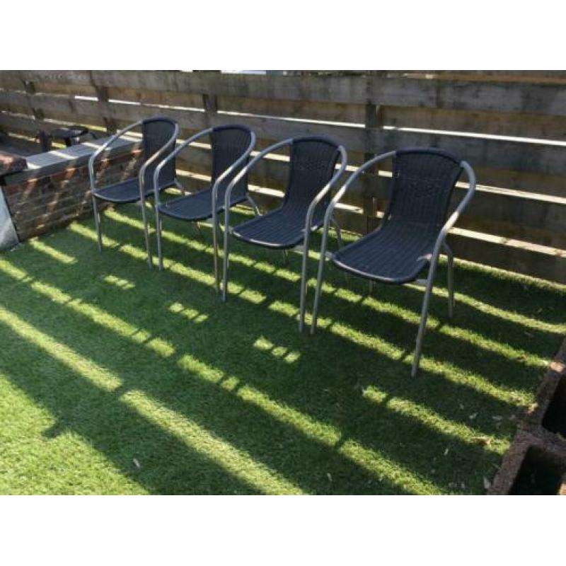 4 licht gewicht tuinstoeltjes