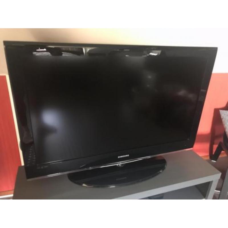 Samsung 40 inch full HD LCD TV (LE40A557P2F)