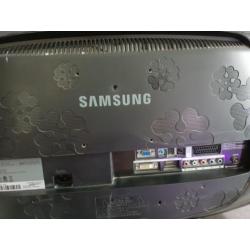 Samsung  lcd tv 23 inch met HDMI en afstandbediening