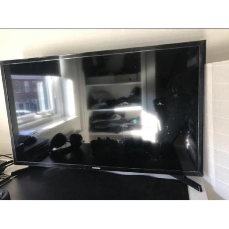 zgan Ue32j5200 Samsung tv 32inch Full HD SMART TV MOETWEG!!