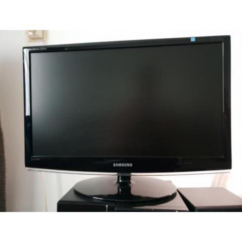 Samsung  lcd tv 23 inch met HDMI en afstandbediening