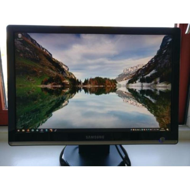 Samsung 206BW 20 inch monitor 1680x1050 DVI VGA