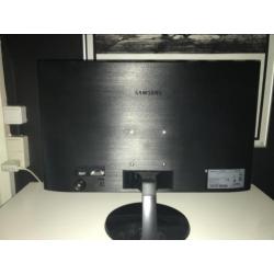 21,5 Inch Samsung & Asus monitor