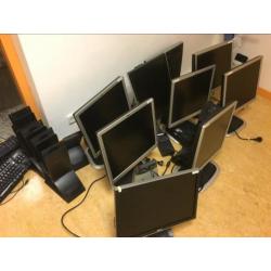 Diverse PC monitoren beeldschermen Dell HP met standaard
