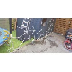 Kerstman in arreslee met 2 rendieren