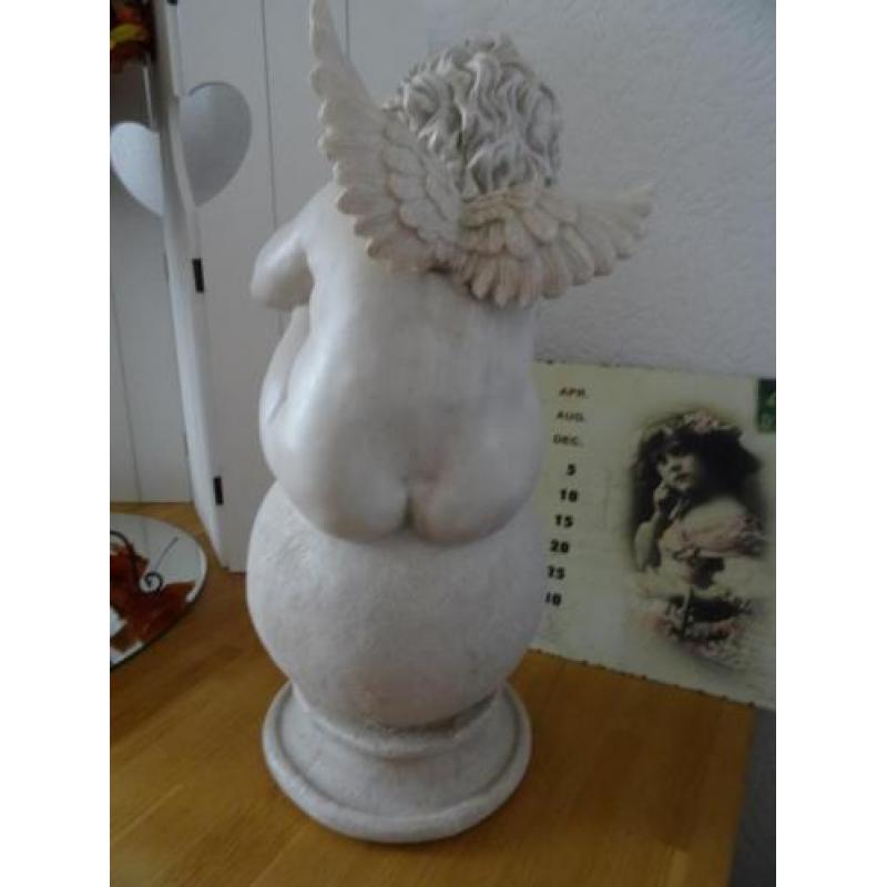 Engel op bol