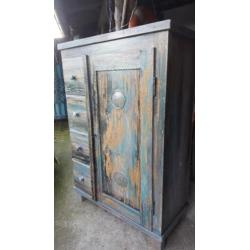 Stoer vintage industrieel gerestylde antiek grenen spekkast