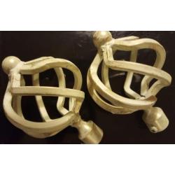 2x eindknop roede gordijnroede metaal oud wit  met goudkleu
