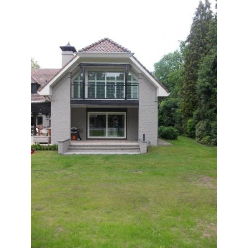 rond schuin half rond bij ons opmaat gemaakt .shutters.