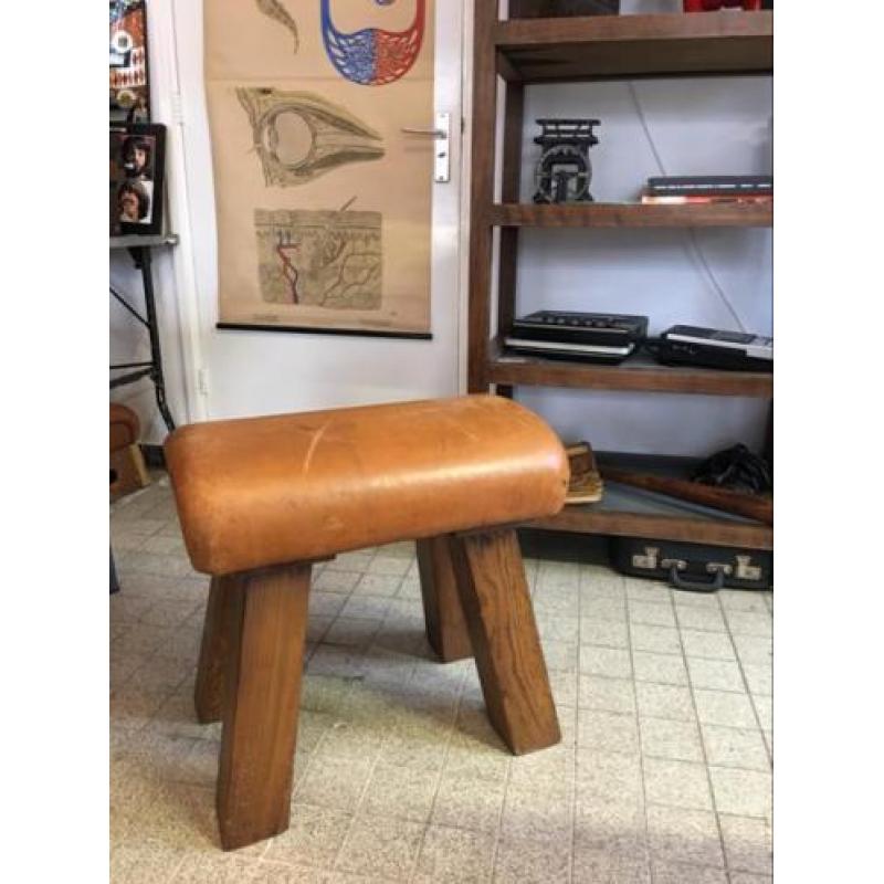 Vintage gymbok kruk / hocker