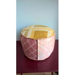 poef met retro vintage wollen dekens 40/30 cm
