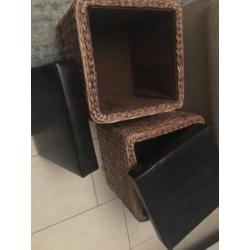 Rotan poef met opbergruimte. 2 stuks. 30 x 30 cm