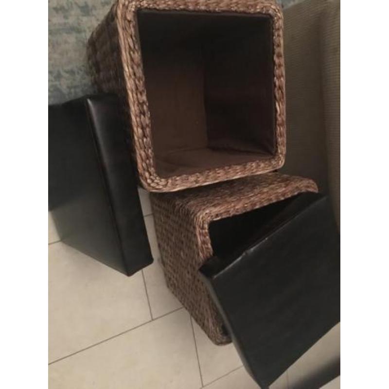 Rotan poef met opbergruimte. 2 stuks. 30 x 30 cm