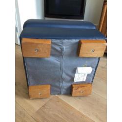 2x poef of hocker van italiaans design