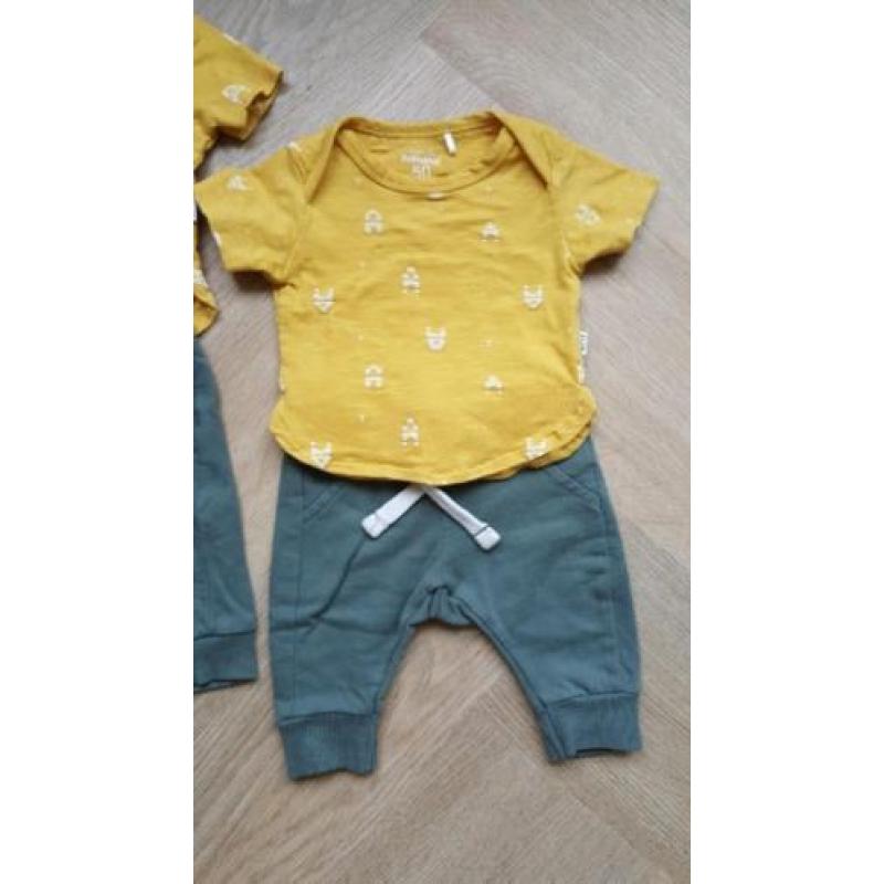 2 Setjes Babykleding maat 50 (tweeling)