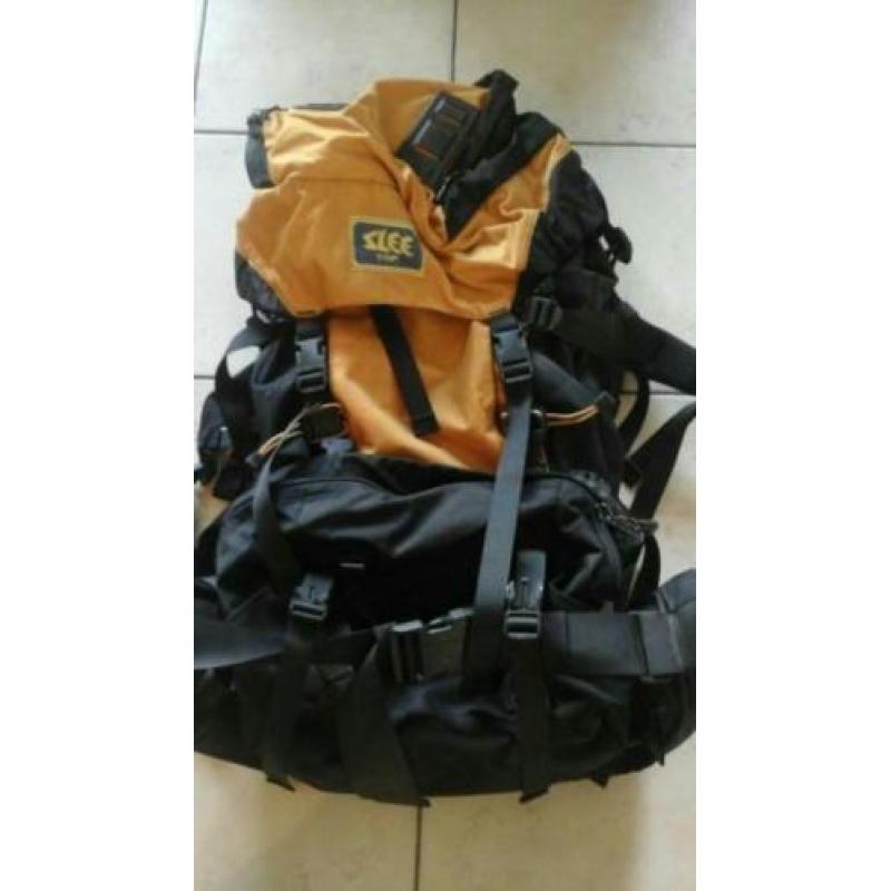 TWEE BACKPACKS (Bauhaus & Slee top)