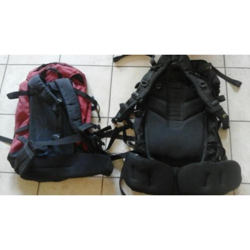TWEE BACKPACKS (Bauhaus & Slee top)
