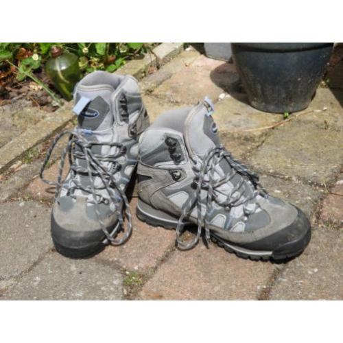 te koop bergschoenen maat 39