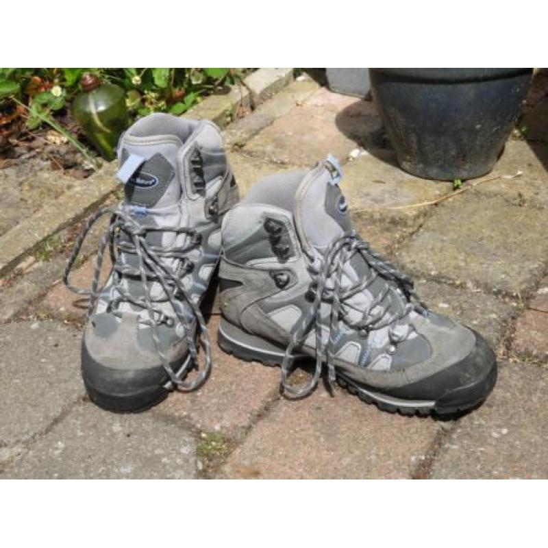 te koop bergschoenen maat 39