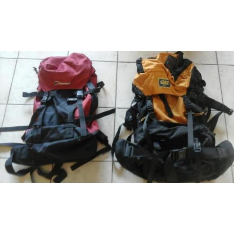 TWEE BACKPACKS (Bauhaus & Slee top)